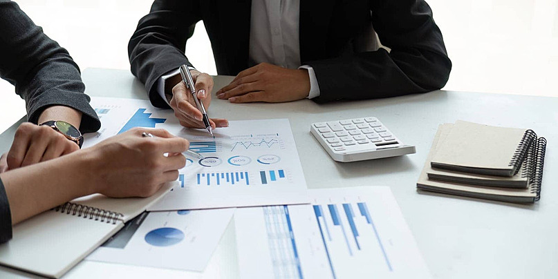 Professional pension consulting and strategic planning session